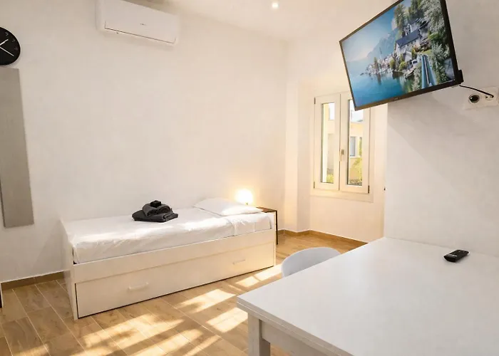 Cozy In The Heart Of Menton's Old Town * 멍똥